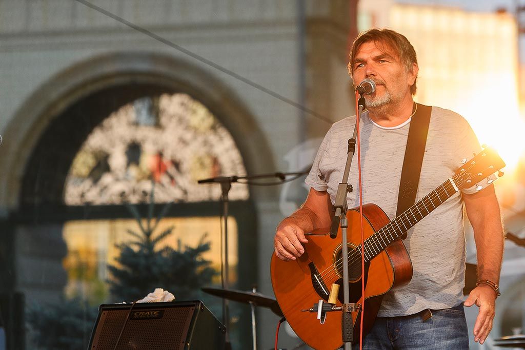 Lidé si užili koncert v Prazdroji vzpomínající na plzeňská léta festivalu Porta (foto: M. Chaloupka, 23.7.2021)