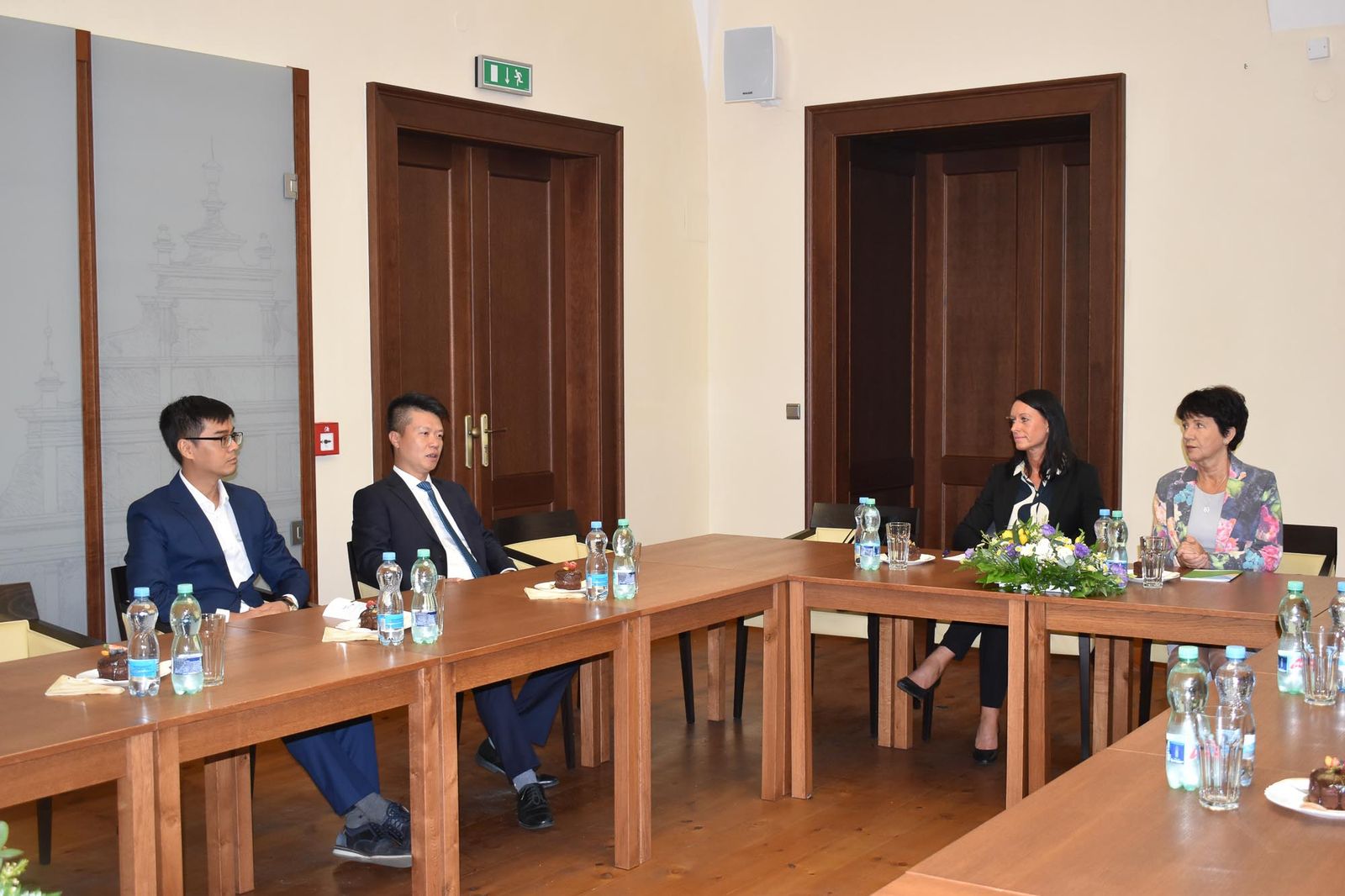 Jak se žije Vietnamcům v ČR? Odpovídá výstava v mázhauzu radnice (foto: A. Jarošová, 6.8.2021)