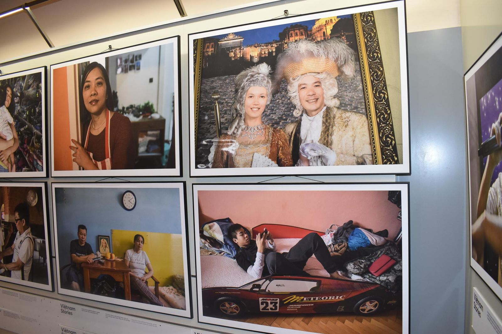 Jak se žije Vietnamcům v ČR? Odpovídá výstava v mázhauzu radnice (foto: A. Jarošová, 6.8.2021)