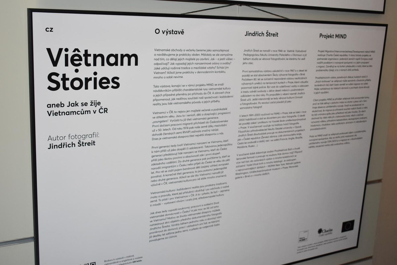 Jak se žije Vietnamcům v ČR? Odpovídá výstava v mázhauzu radnice (foto: A. Jarošová, 6.8.2021)
