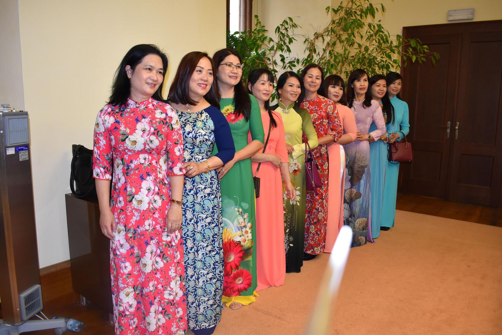 Jak se žije Vietnamcům v ČR? Odpovídá výstava v mázhauzu radnice (foto: A. Jarošová, 6.8.2021)