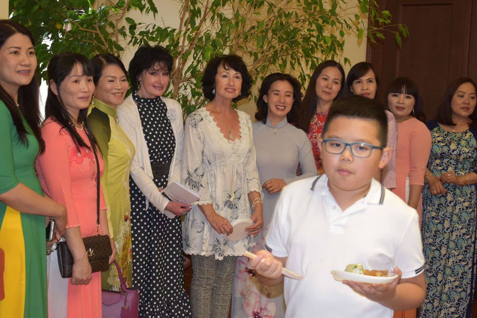 Jak se žije Vietnamcům v ČR? Odpovídá výstava v mázhauzu radnice (foto: A. Jarošová, 6.8.2021)