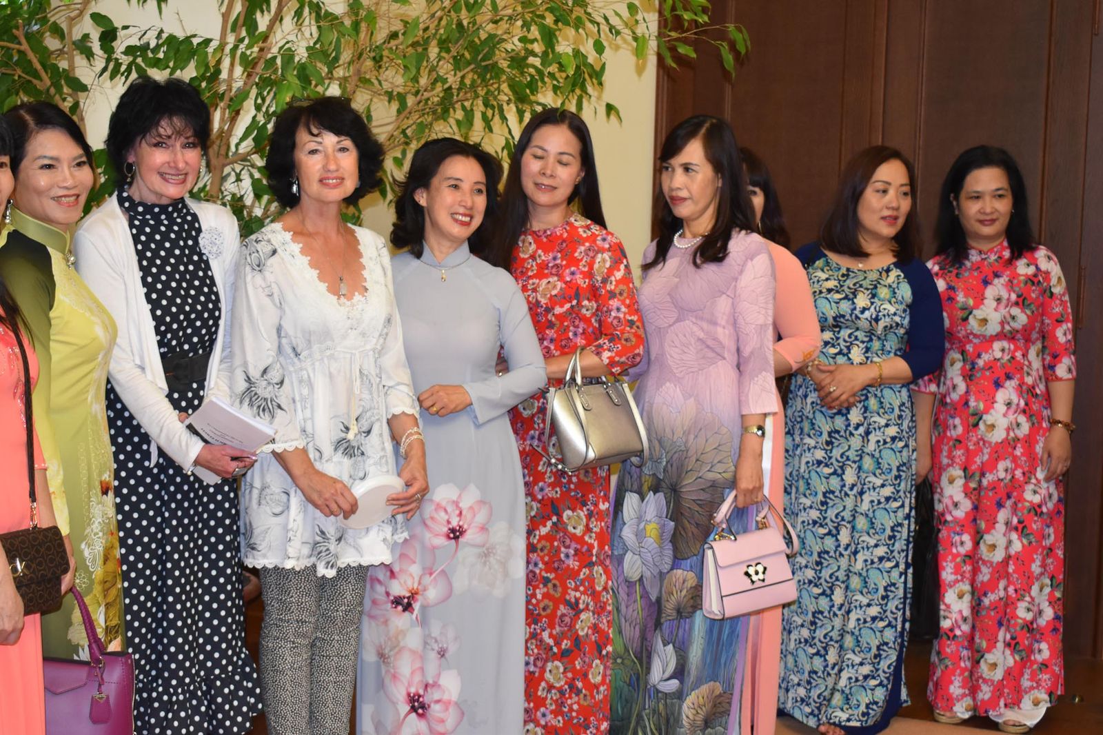 Jak se žije Vietnamcům v ČR? Odpovídá výstava v mázhauzu radnice (foto: A. Jarošová, 6.8.2021)