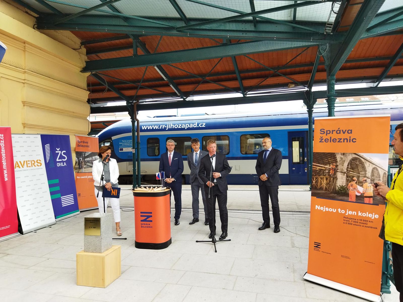 Rekonstrukce památkově chráněné budovy hlavního vlakového nádraží v Plzni (foto: A. Jarošová, 17.8.2021)