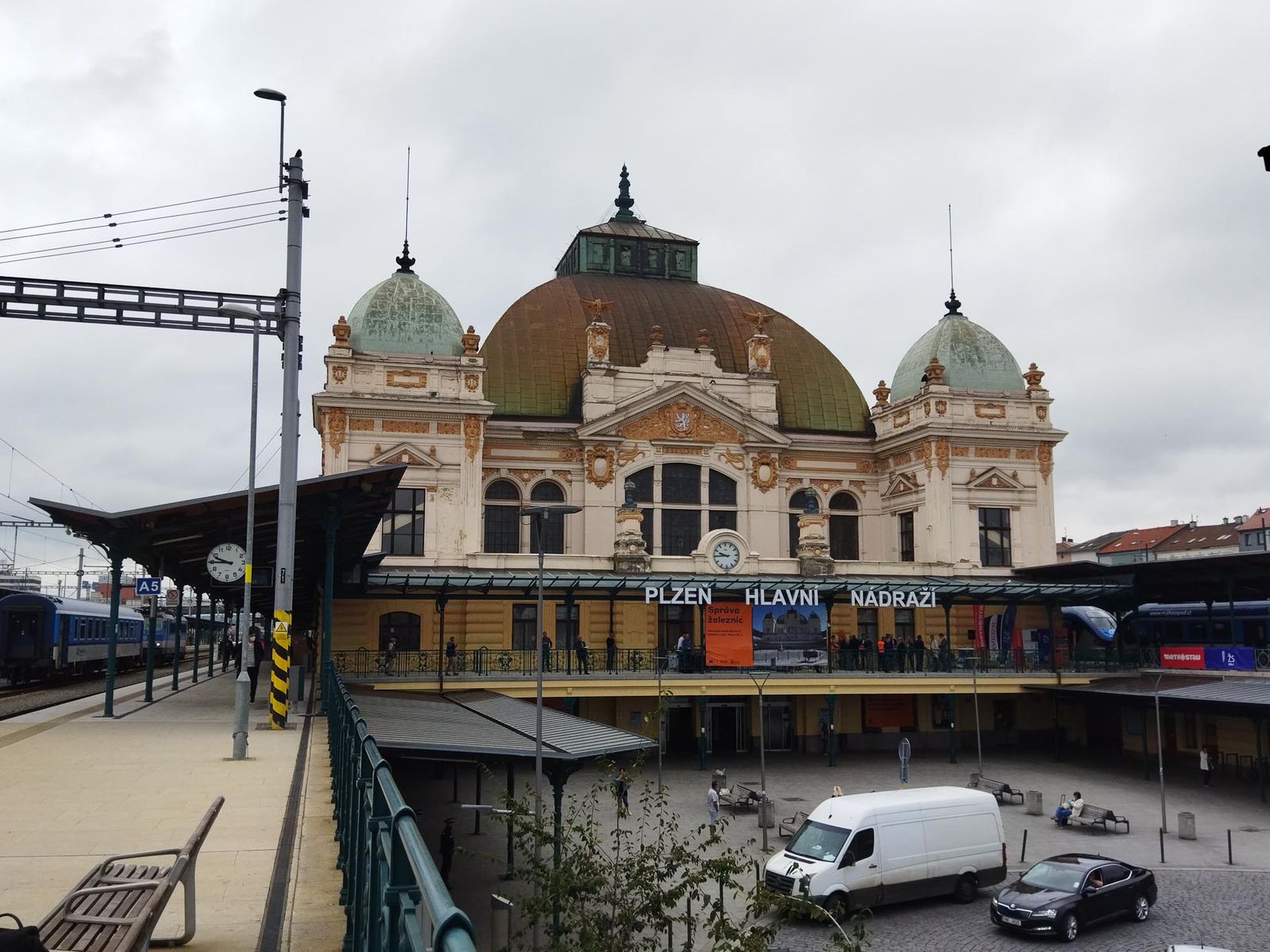 Rekonstrukce památkově chráněné budovy hlavního vlakového nádraží v Plzni