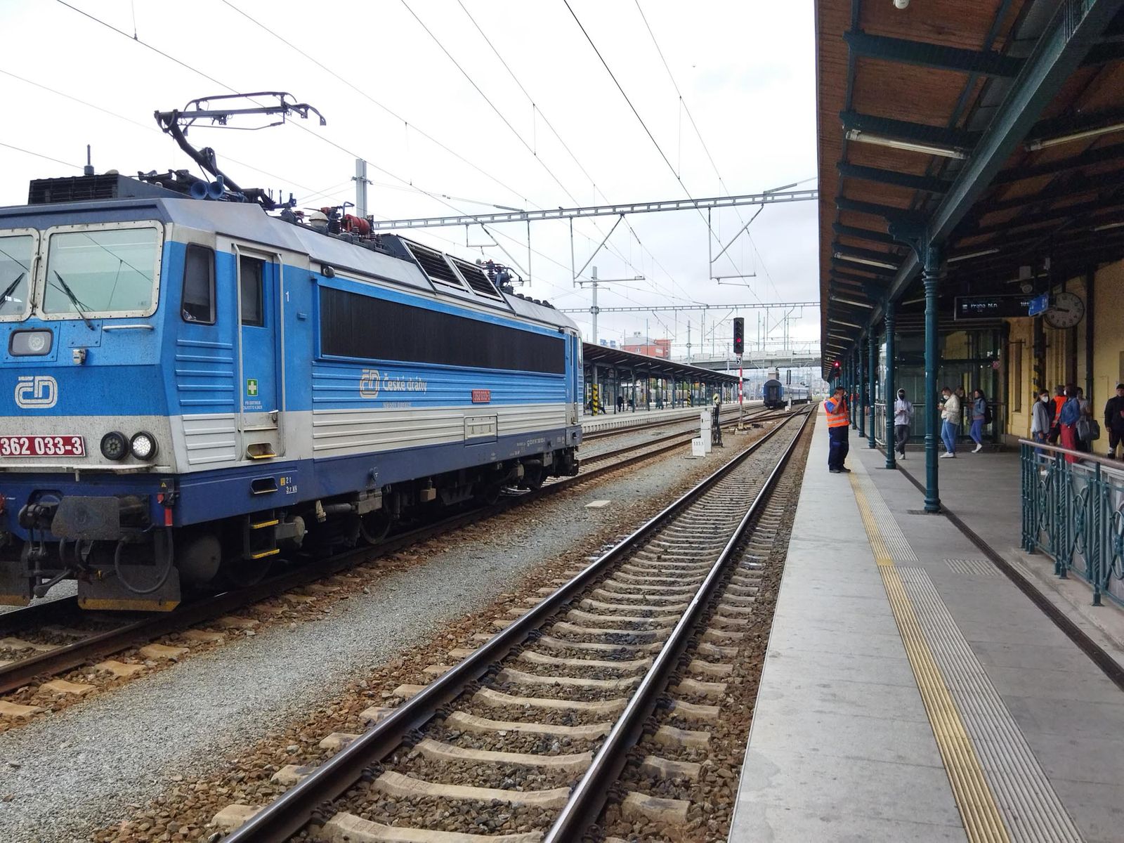 Rekonstrukce památkově chráněné budovy hlavního vlakového nádraží v Plzni (foto: A. Jarošová, 17.8.2021)