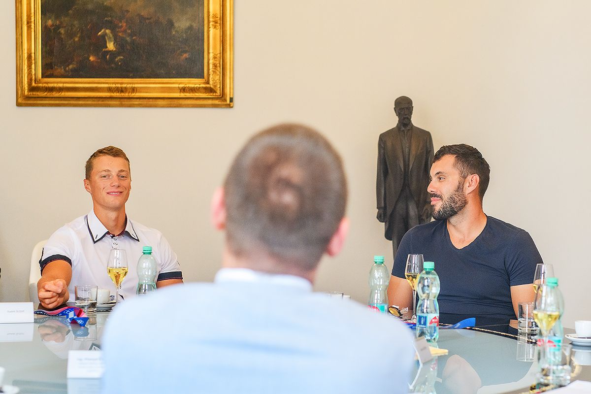 Přijetí olympionika Radka Šloufa (foto: M. Chaloupka, 22.8.2021)