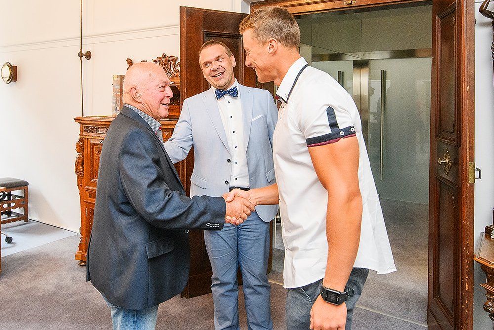 Přijetí olympionika Radka Šloufa (foto: M. Chaloupka, 22.8.2021)