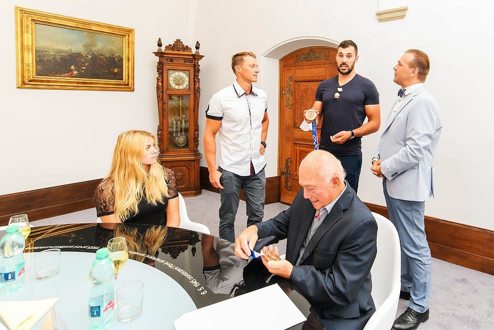 Přijetí olympionika Radka Šloufa (foto: M. Chaloupka, 22.8.2021)
