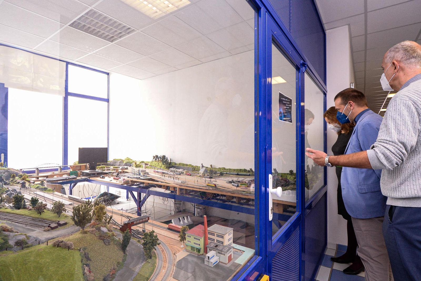 Mladí výzkumníci na JuniorFEL 2021 (foto: M. Pecuch, 25.8.2021)