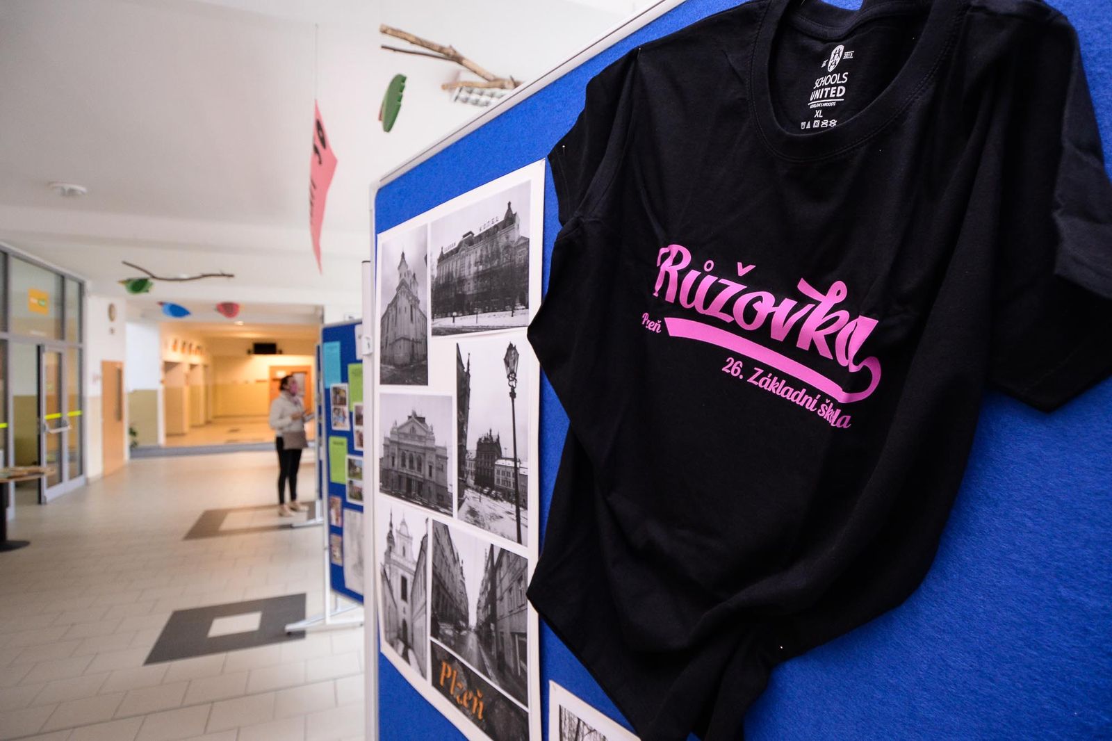 Růžovka slaví, před 50 lety přivítala první školáky