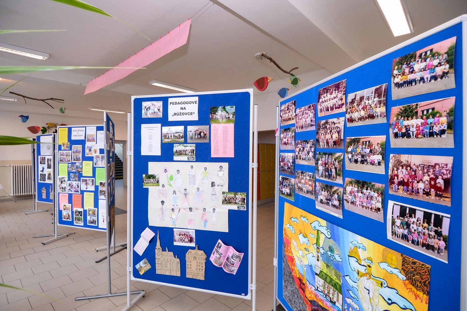 Růžovka slaví, před 50 lety přivítala první školáky (foto: M. Pecuch, 31.8.2021)