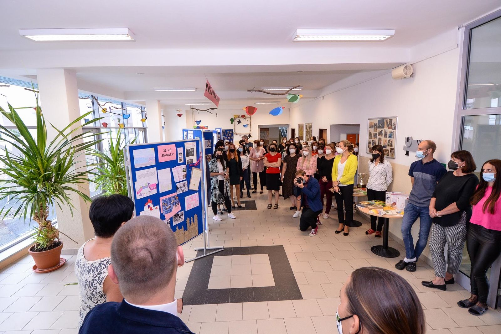 Růžovka slaví, před 50 lety přivítala první školáky (foto: M. Pecuch, 31.8.2021)