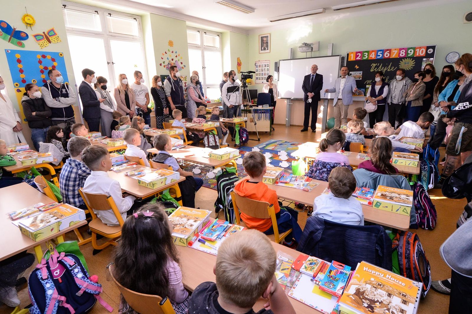 Plzeňské základní školy přivítaly 1600 prvňáčků (foto: M. Pecuch / E. Kriegerová, 1.9.2021)