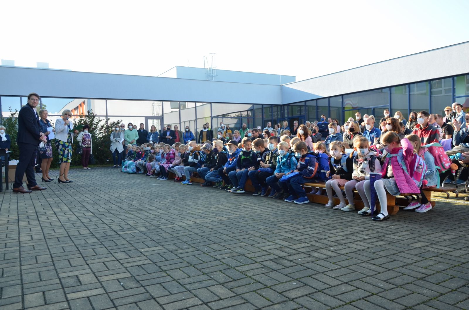 Plzeňské základní školy přivítaly 1600 prvňáčků (foto: M. Pecuch / E. Kriegerová, 1.9.2021)