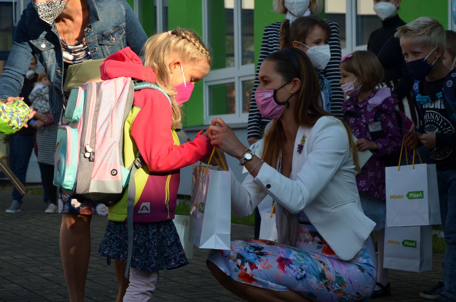 Plzeňské základní školy přivítaly 1600 prvňáčků (foto: M. Pecuch / E. Kriegerová, 1.9.2021)