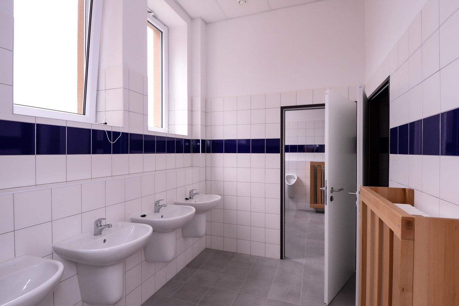 Slavnostní otevření nástavby a tzv. zelené střechy 20. ZŠ v Plzni (foto: M. Pecuch, 26.8. a 1.9.2021)