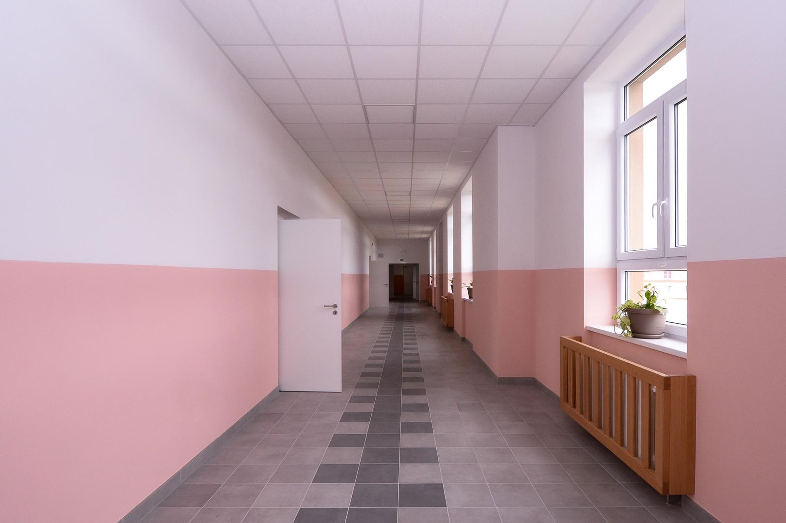 Slavnostní otevření nástavby a tzv. zelené střechy 20. ZŠ v Plzni (foto: M. Pecuch, 26.8. a 1.9.2021)