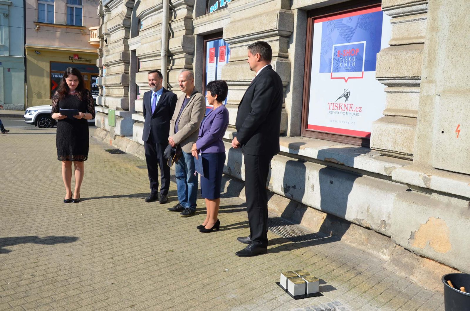 V Plzni připomíná oběti holocaustu 20 nových kamenů zmizelých, takzvaných Stolpersteine (foto: E. Kriegerová / M. Pecuch, 3.9.2021)