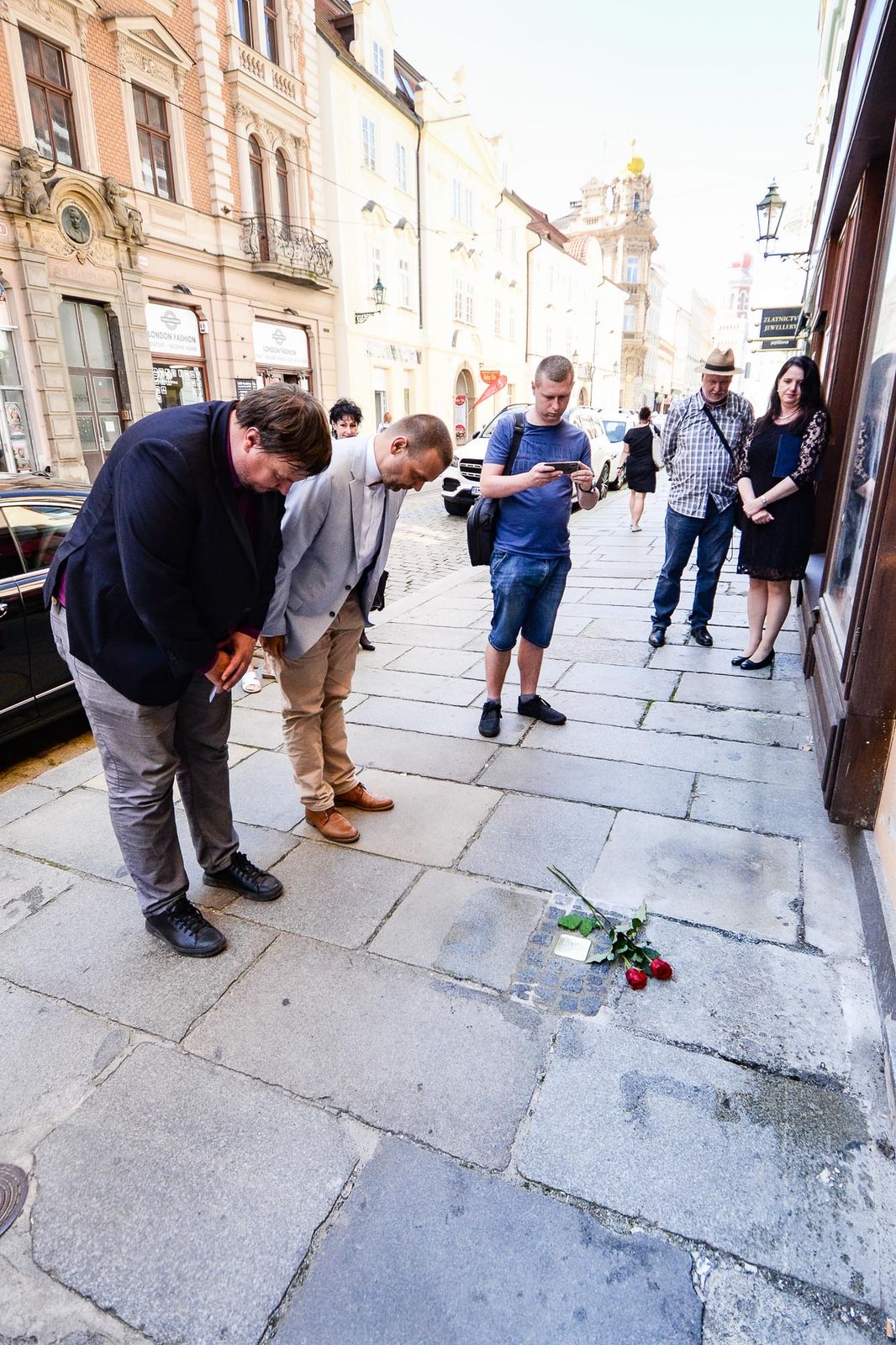 V Plzni připomíná oběti holocaustu 20 nových kamenů zmizelých, takzvaných Stolpersteine (foto: E. Kriegerová / M. Pecuch, 3.9.2021)