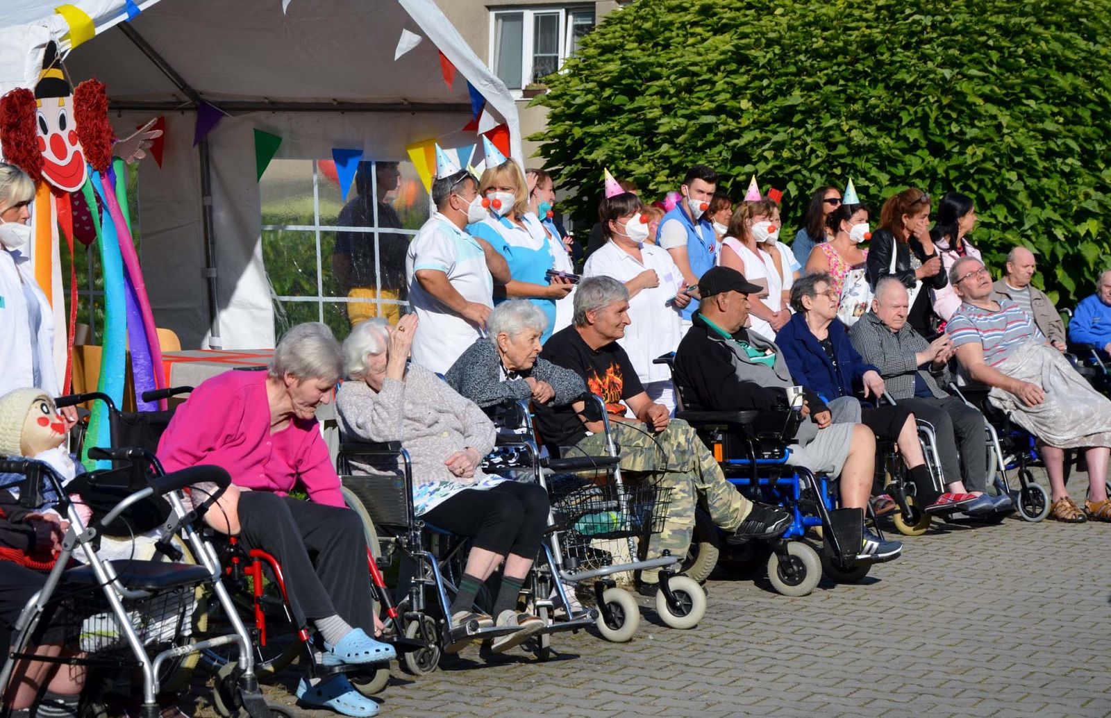 Městský ústav sociálních služeb uspořádal zahradní slavnost „Cirkus bude“ (foto: E. Kriegerová, 8.9.2021)