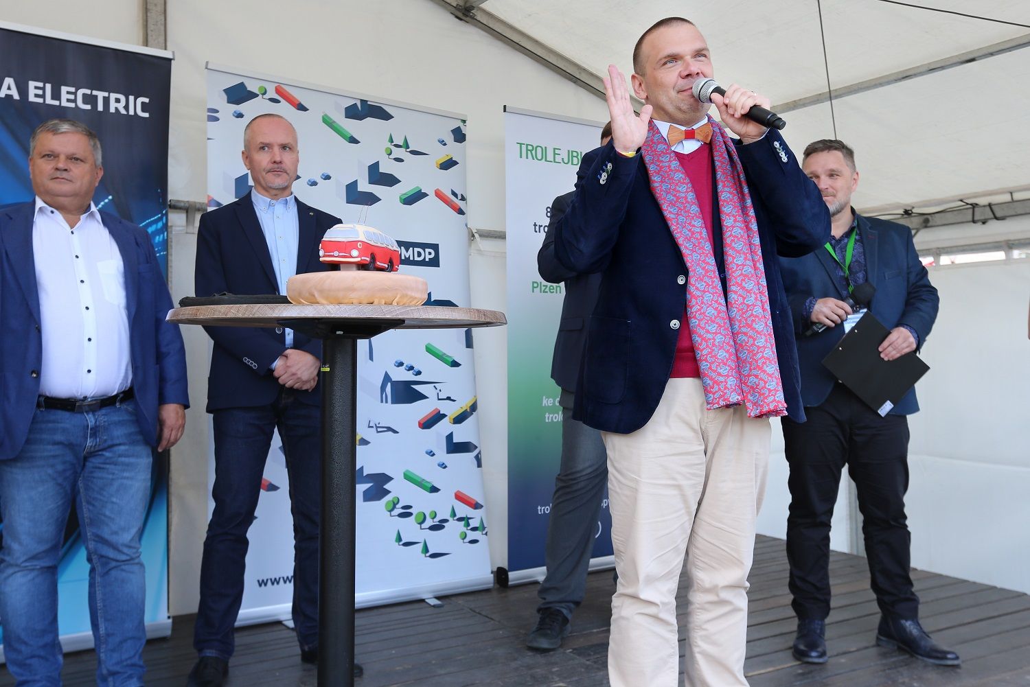 Plzeň oslavila dvě trolejbusová výročí výstavou vozidel i novými knihami (foto: P. Eret, 2.10.2021)