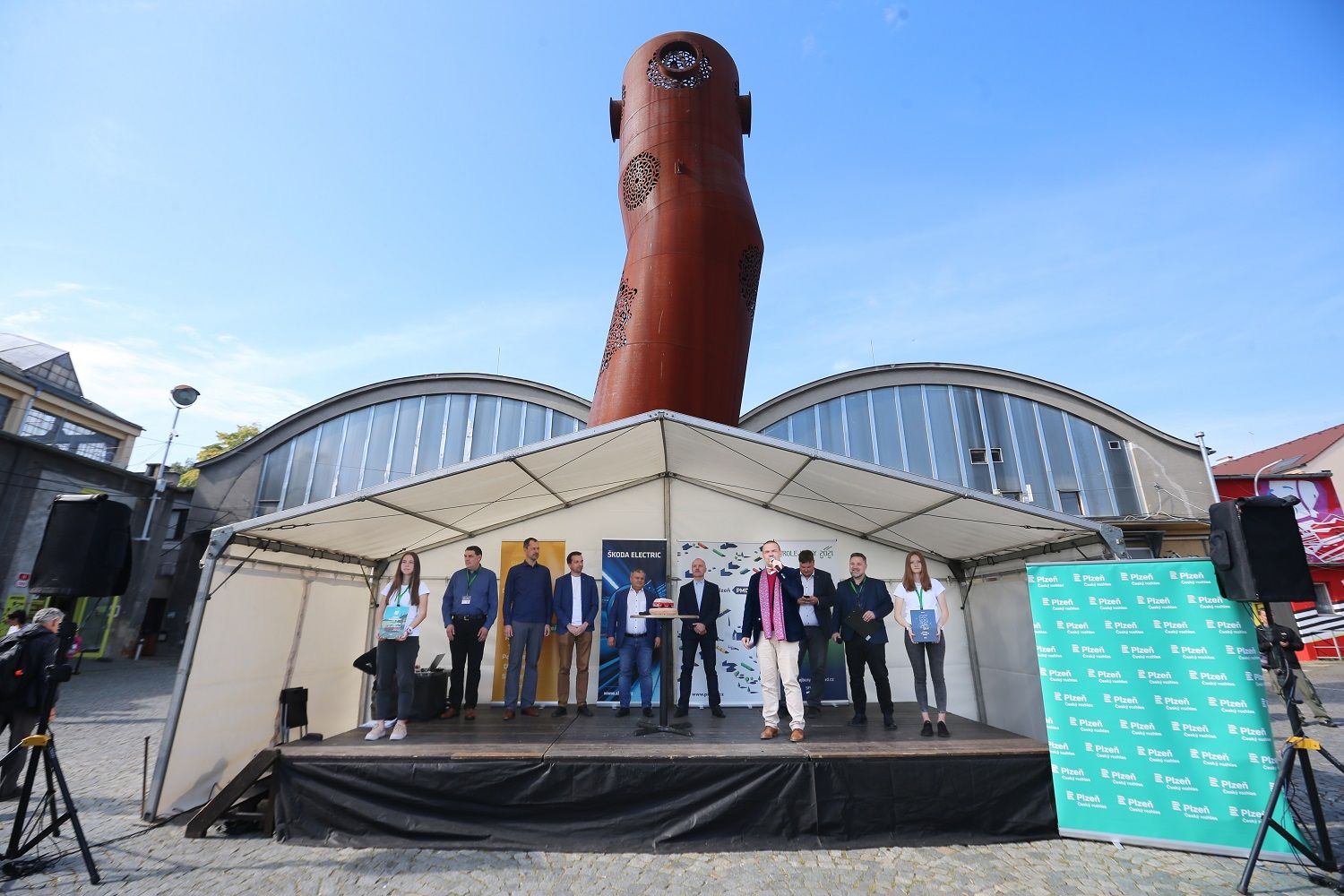 Plzeň oslavila dvě trolejbusová výročí výstavou vozidel i novými knihami (foto: P. Eret, 2.10.2021)