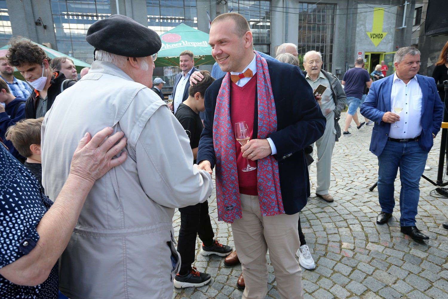 Plzeň oslavila dvě trolejbusová výročí výstavou vozidel i novými knihami (foto: P. Eret, 2.10.2021)