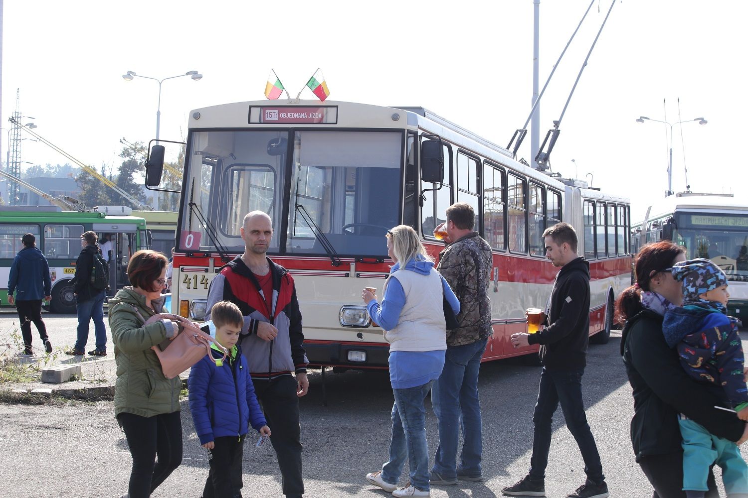 Plzeň oslavila dvě trolejbusová výročí výstavou vozidel i novými knihami (foto: P. Eret, 2.10.2021)