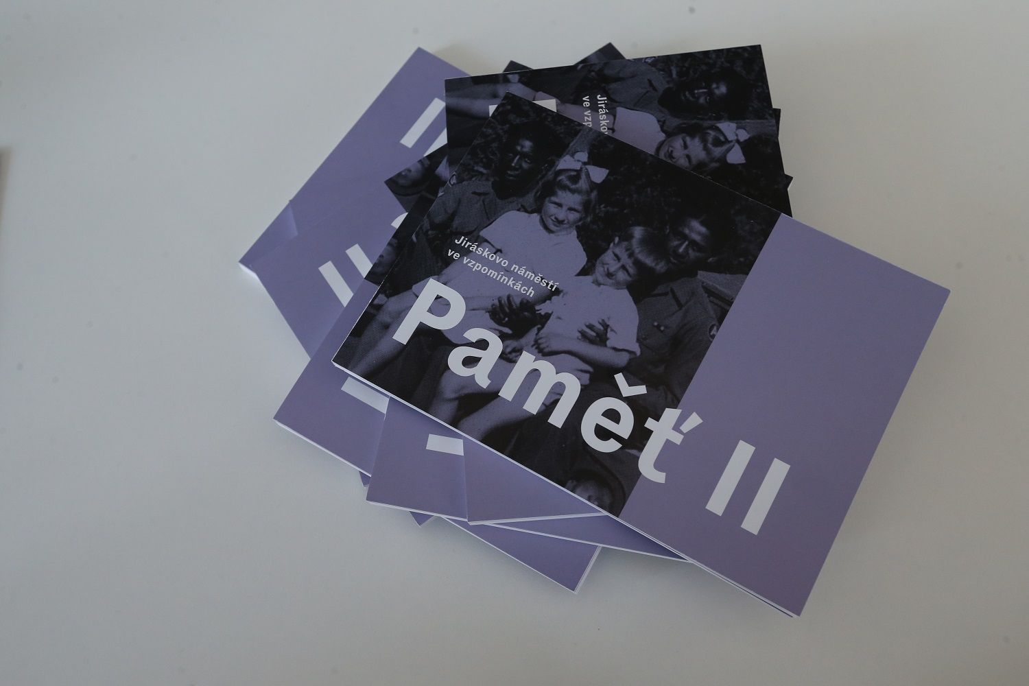 Gott, Zikmund, Horníček i bába radnická. Slavné petrohradské představuje výstava. Masarykova základní škola oslavila sto let od položení základního kamene (foto: P. Eret, 2.10.2021)