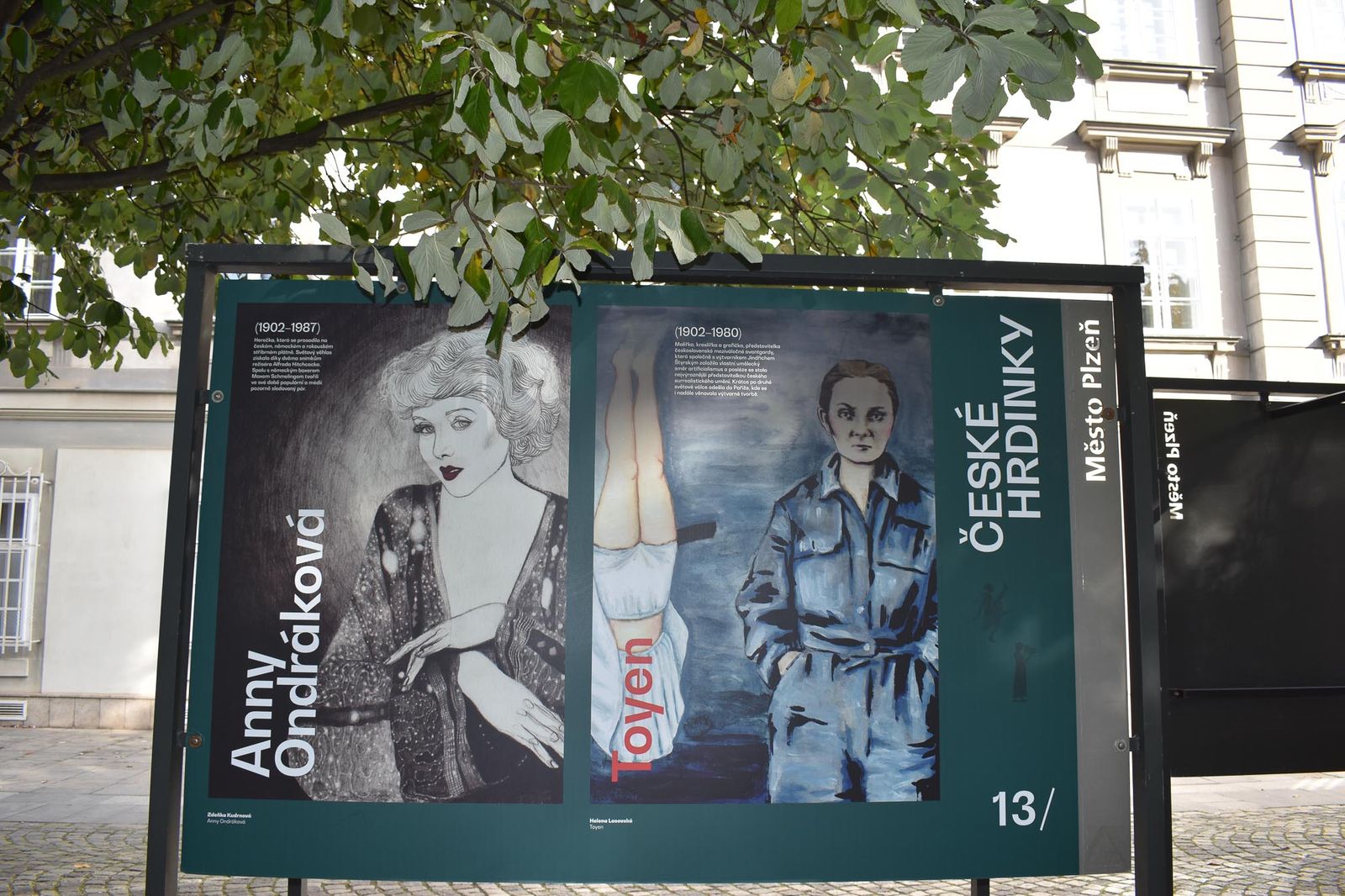 Výstava České hrdinky. Významné ženy české historie a současnosti (foto: A. Jarošová, 11.10.2021)