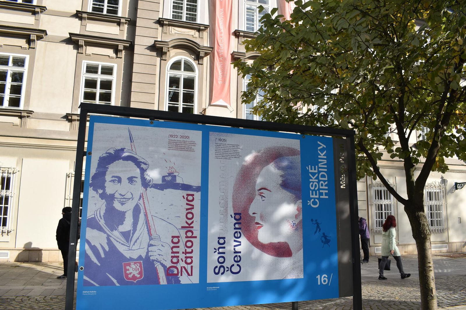 Výstava České hrdinky. Významné ženy české historie a současnosti (foto: A. Jarošová, 11.10.2021)