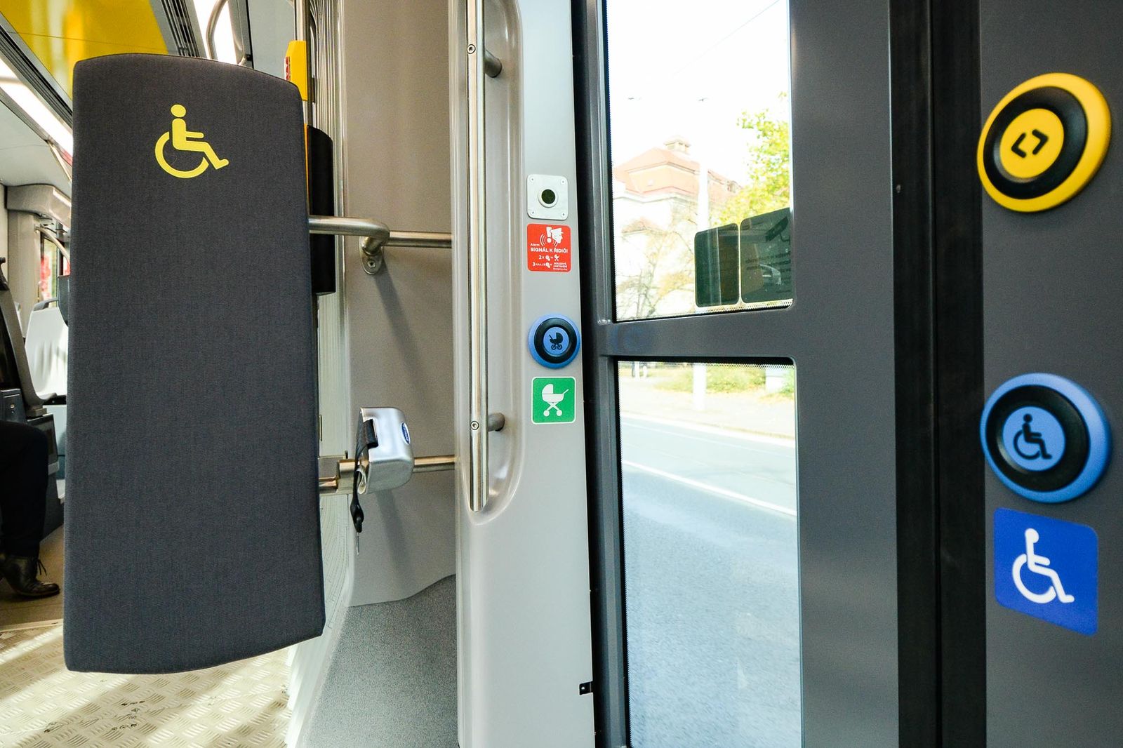 Nová tramvaj pro Plzeň (foto: M. Pecuch, 25.10.2021)