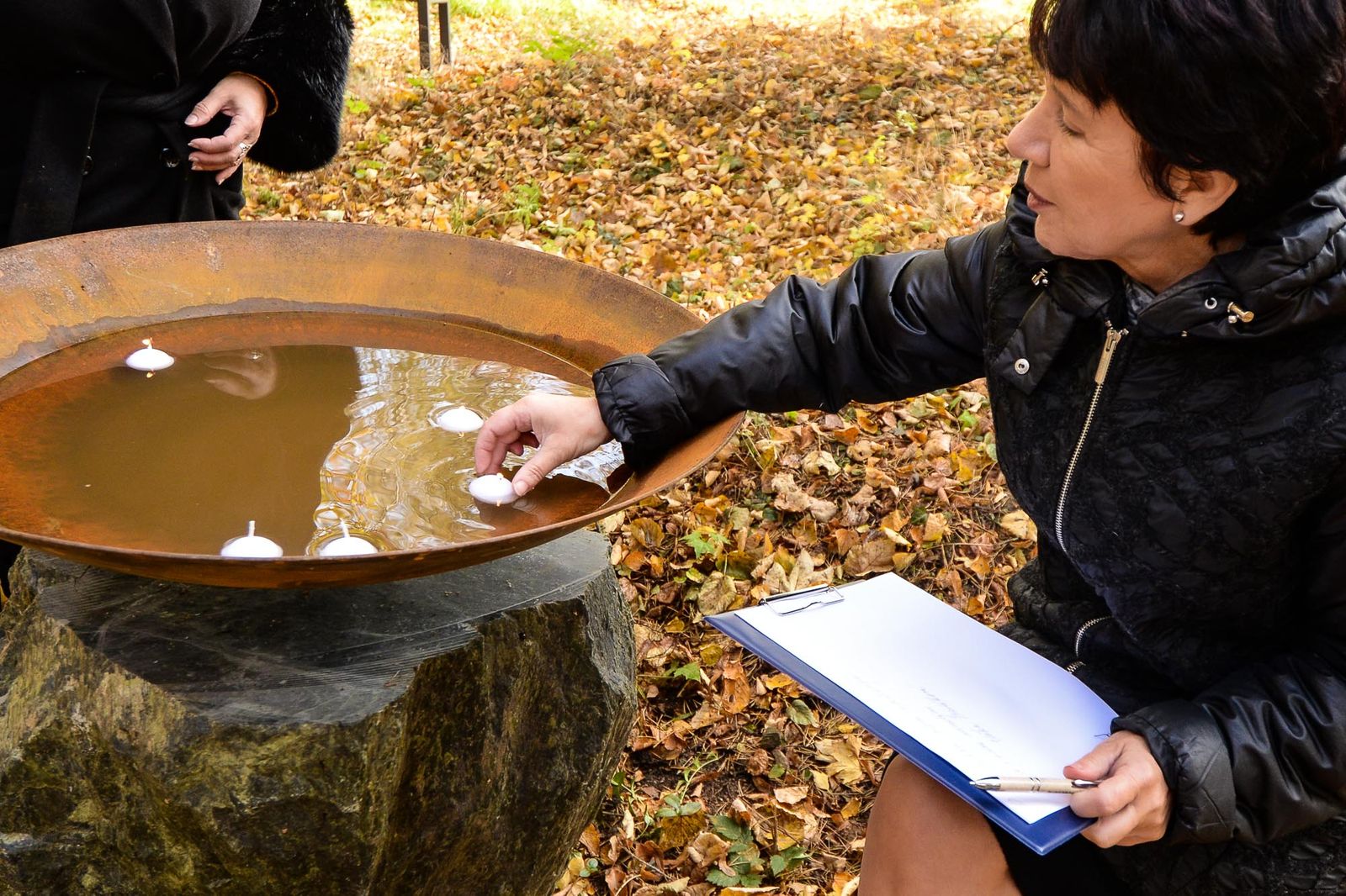 Plzeň nabízí nový způsob pohřbívání, na Ústředním hřbitově lze ostatky uložit ke kořenům (foto: M. Pecuch, 26.10.2021)