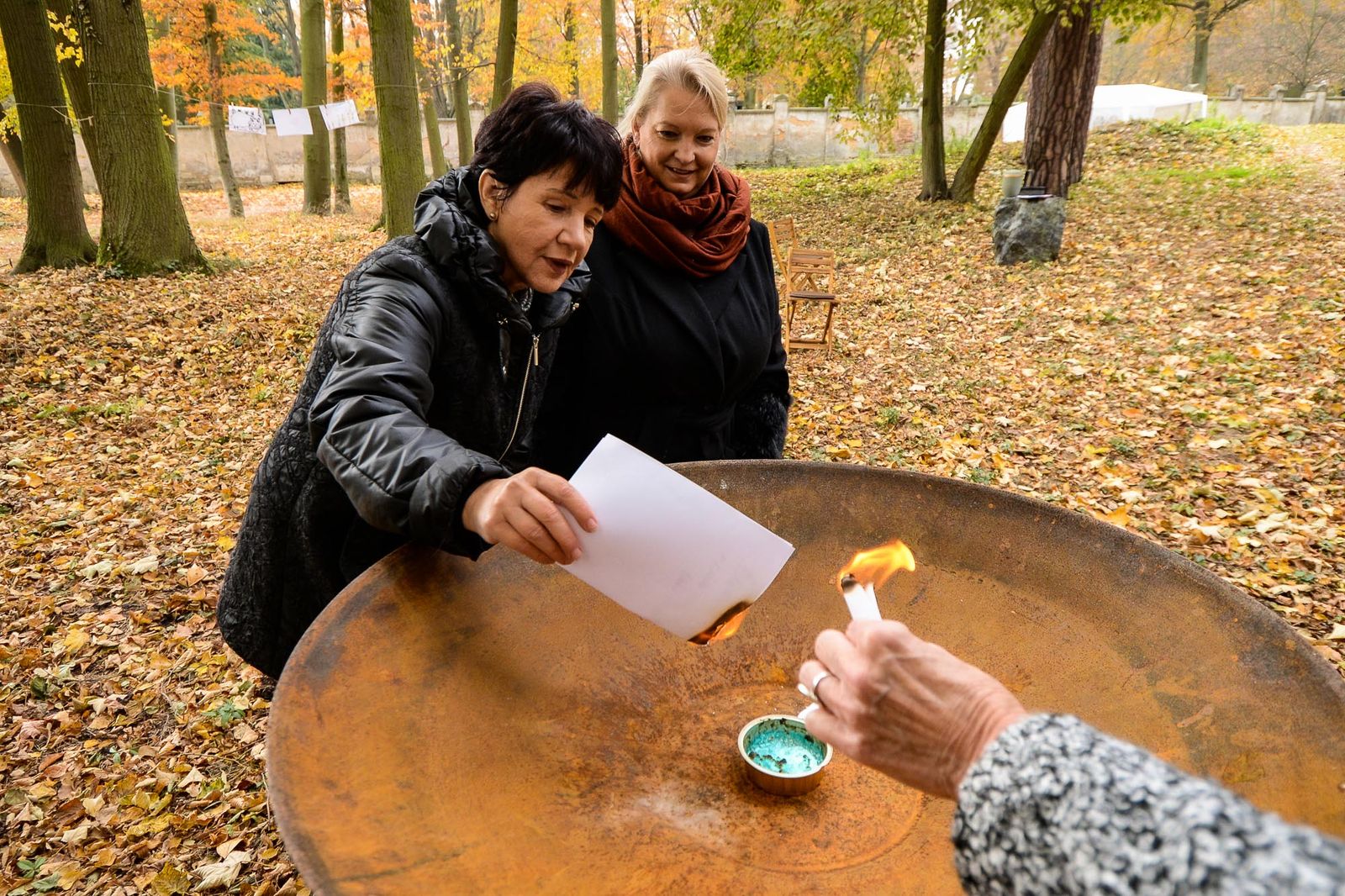 Plzeň nabízí nový způsob pohřbívání, na Ústředním hřbitově lze ostatky uložit ke kořenům (foto: M. Pecuch, 26.10.2021)