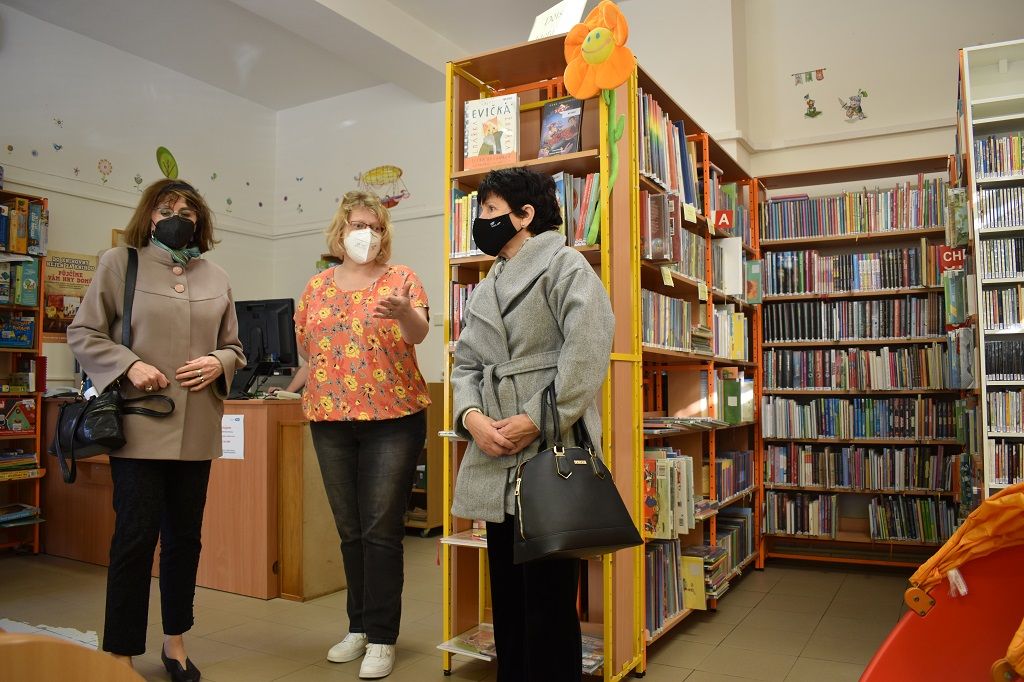 Obvodní knihovny jsou důležitými komunitními centry (foto: H. Josefová, 21.10.2021)