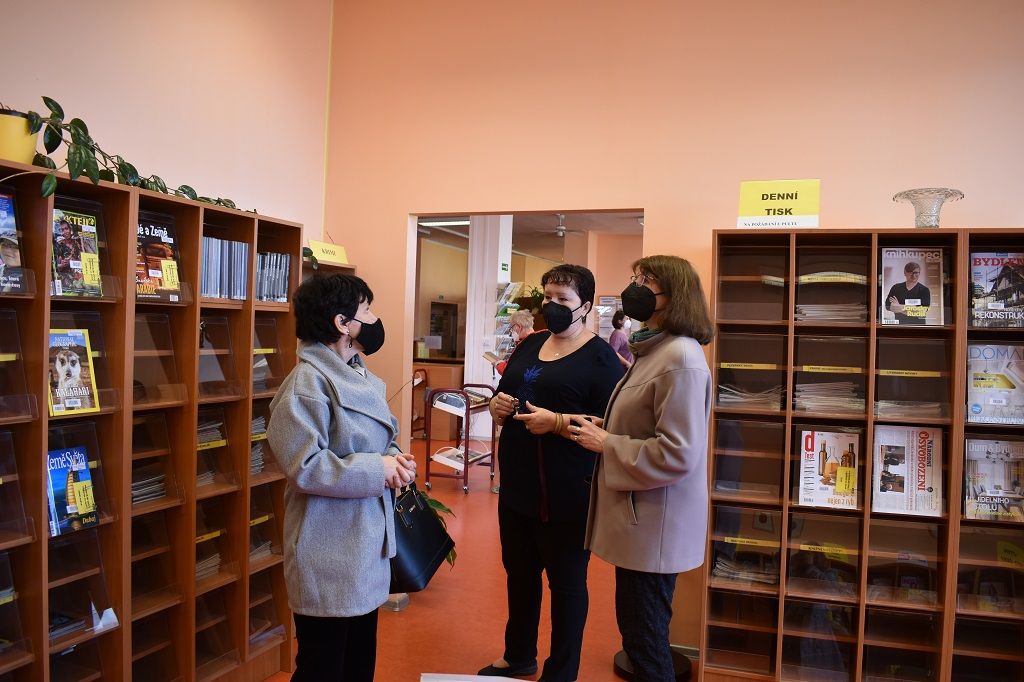 Obvodní knihovny jsou důležitými komunitními centry (foto: H. Josefová, 21.10.2021)