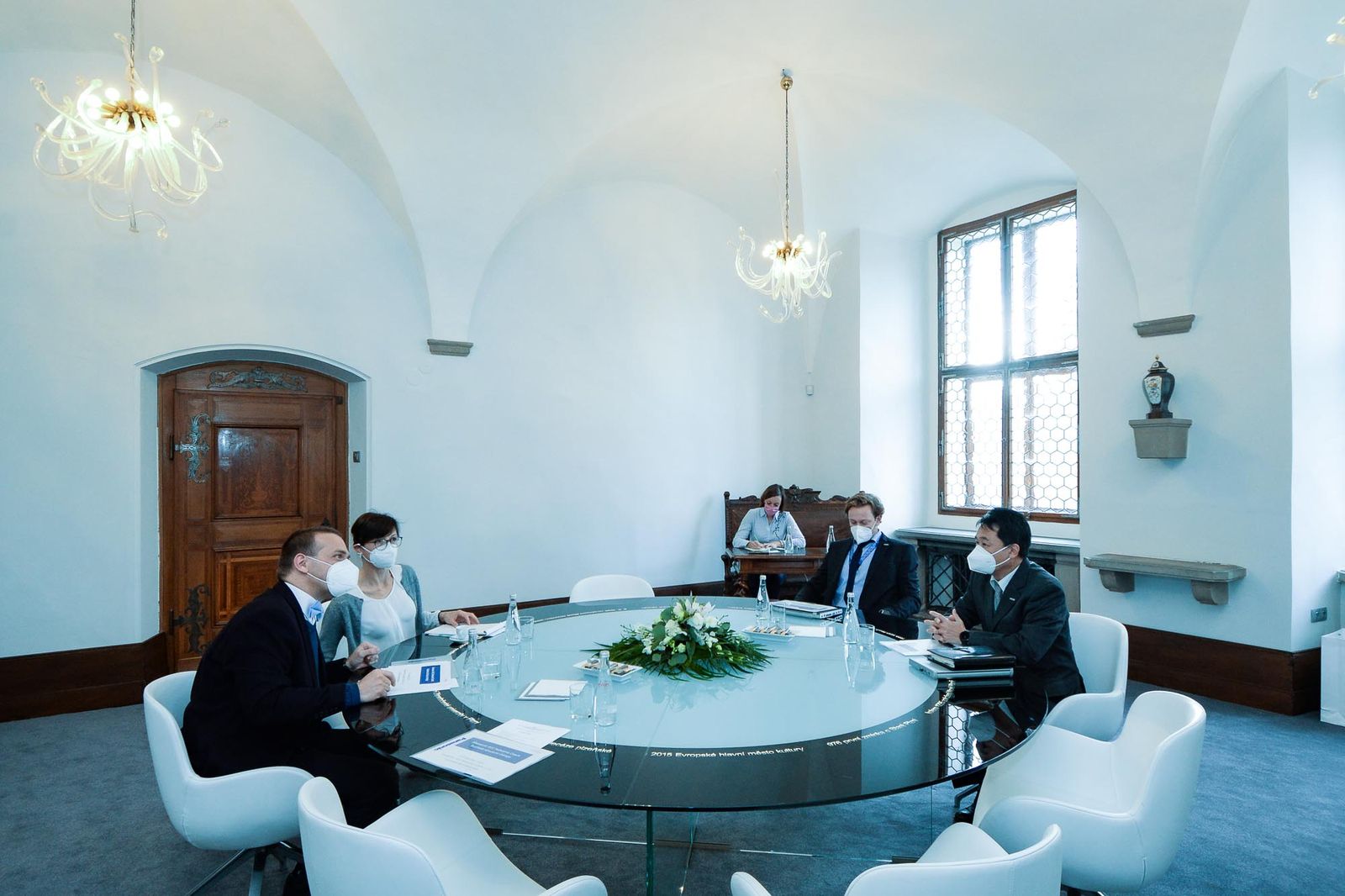 Nový ředitel Hiromichi Kamishibahara představil primátorovi Baxovi záměry společnosti Panasonic v Plzni (foto: M. Pecuch, 27.10.2021)