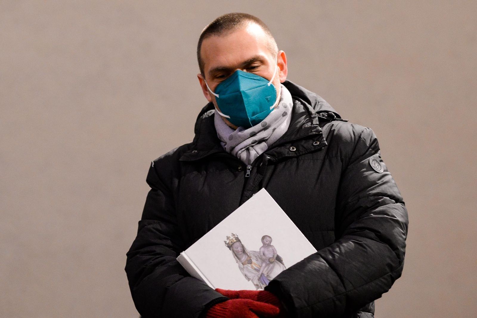 Primátor Martin Baxa převzal v katedrále sv. Bartoloměje repliku Plzeňské madony (foto: M. Pecuch, 3.12.2021)