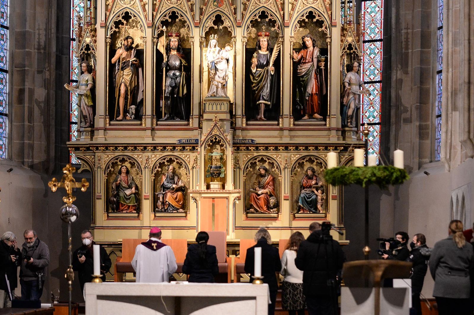 Primátor Martin Baxa převzal v katedrále sv. Bartoloměje repliku Plzeňské madony