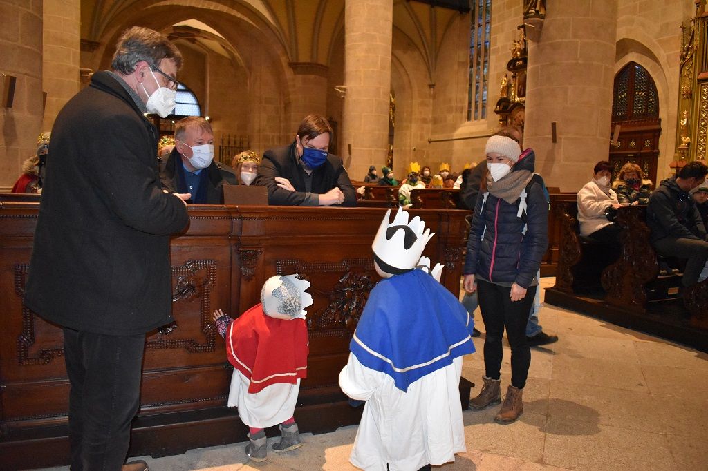 V katedrále svatého Bartoloměje se sešli koledníci - byla zahájena Tříkrálová sbírka (foto: H. Josefová, 3.1.2022)