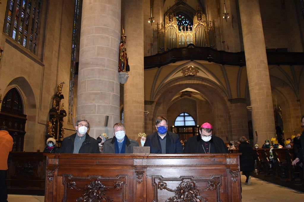 V katedrále svatého Bartoloměje se sešli koledníci - byla zahájena Tříkrálová sbírka (foto: H. Josefová, 3.1.2022)