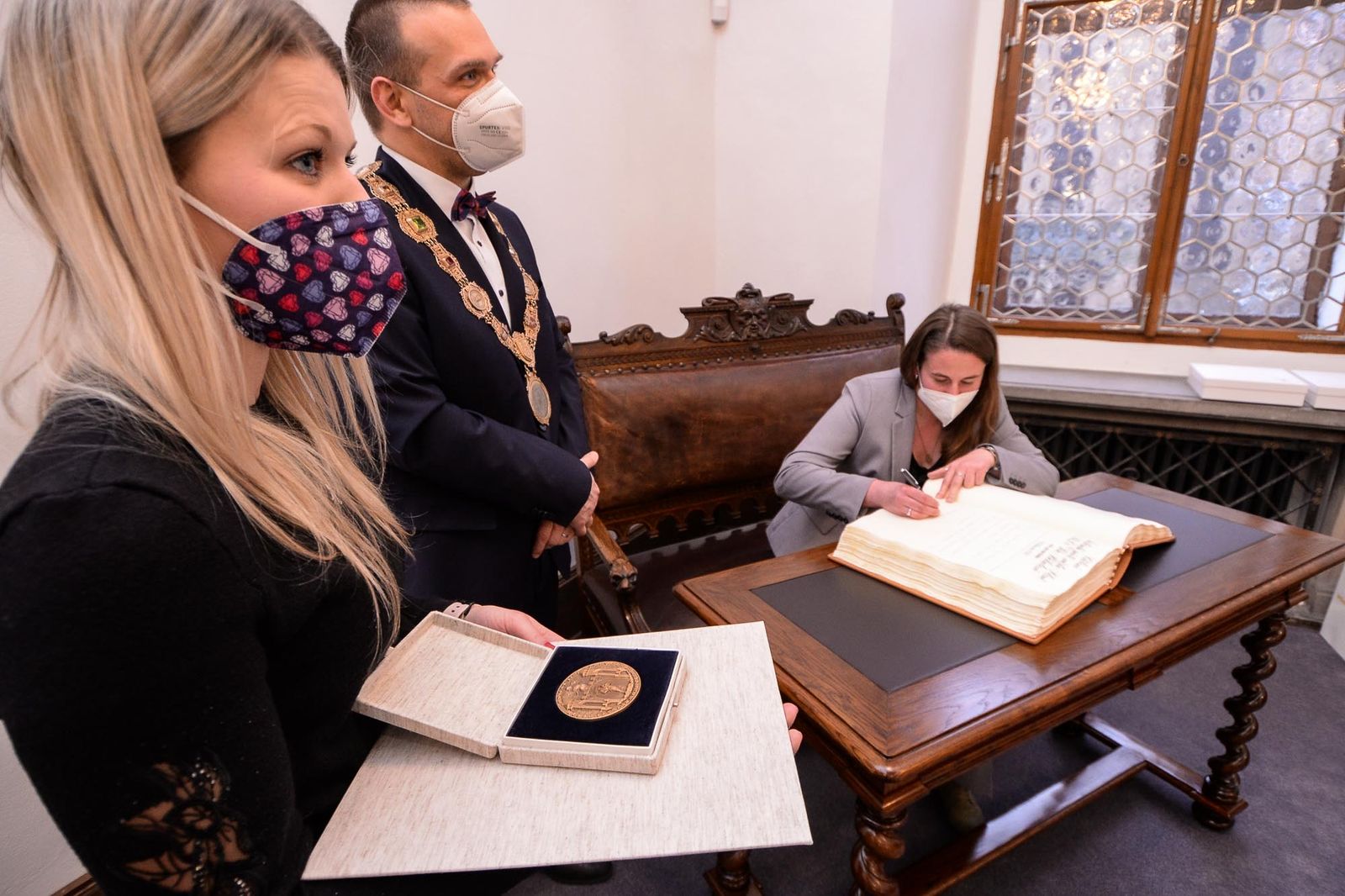 Pečeť města Plzně patří in memoriam kunsthistoričce Věře Běhalové (foto: M. Pecuch, 10.1.2022)