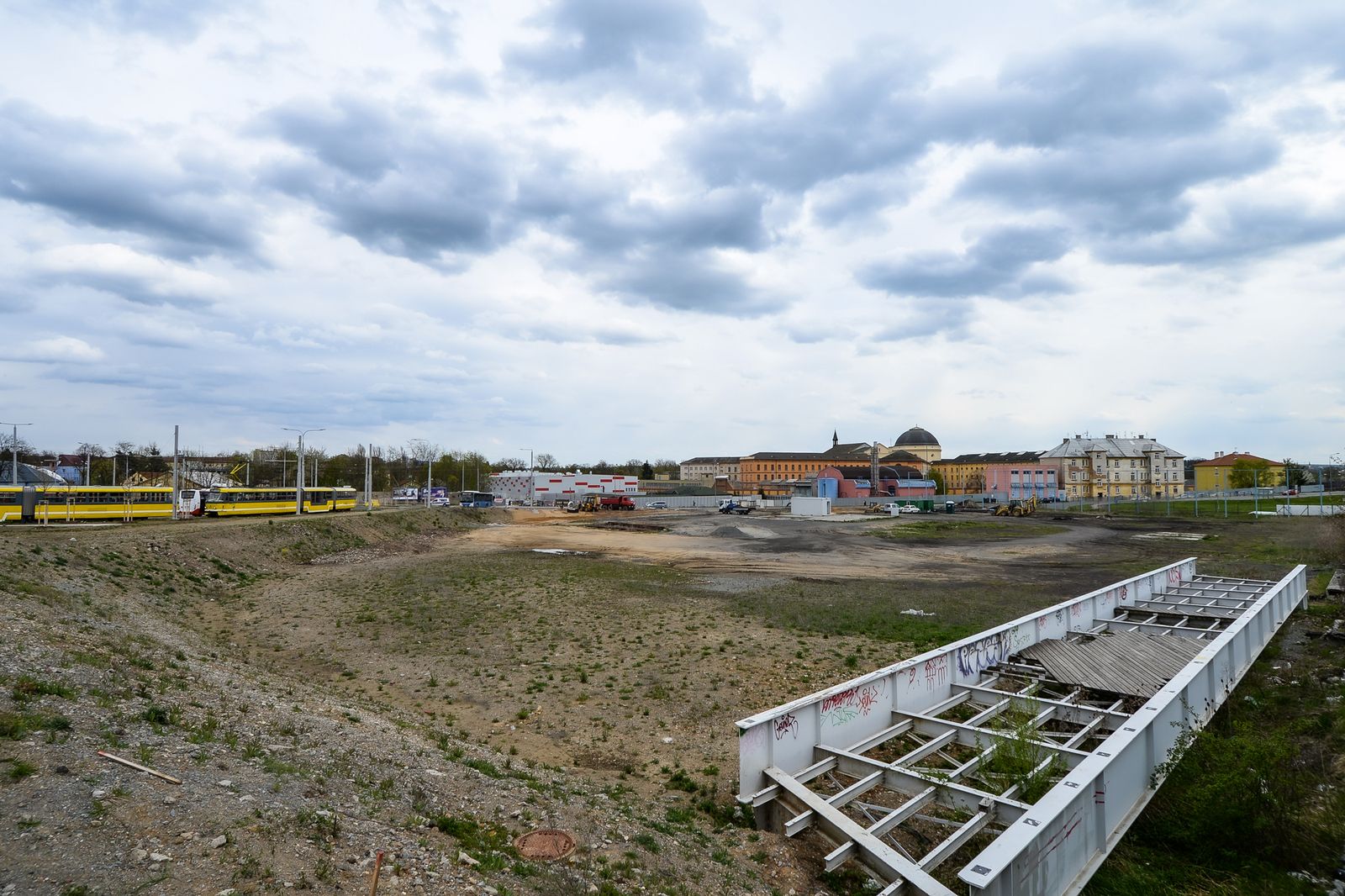 Plzeň má nové velkokapacitní parkoviště na Borech (foto: M. Pecuch, 4.5.2021 / 27.1.2022)