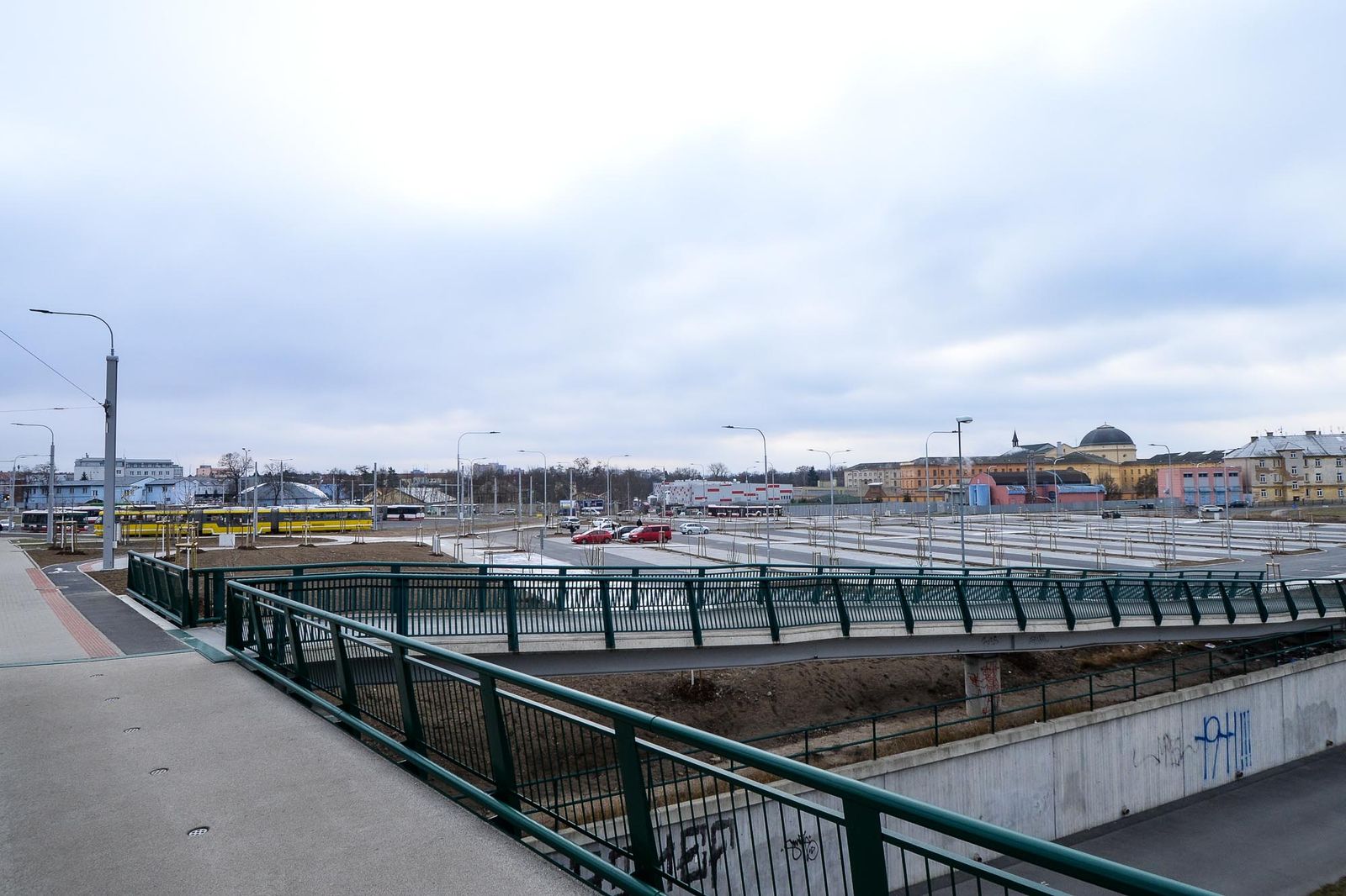 Plzeň má nové velkokapacitní parkoviště na Borech (foto: M. Pecuch, 4.5.2021 / 27.1.2022)