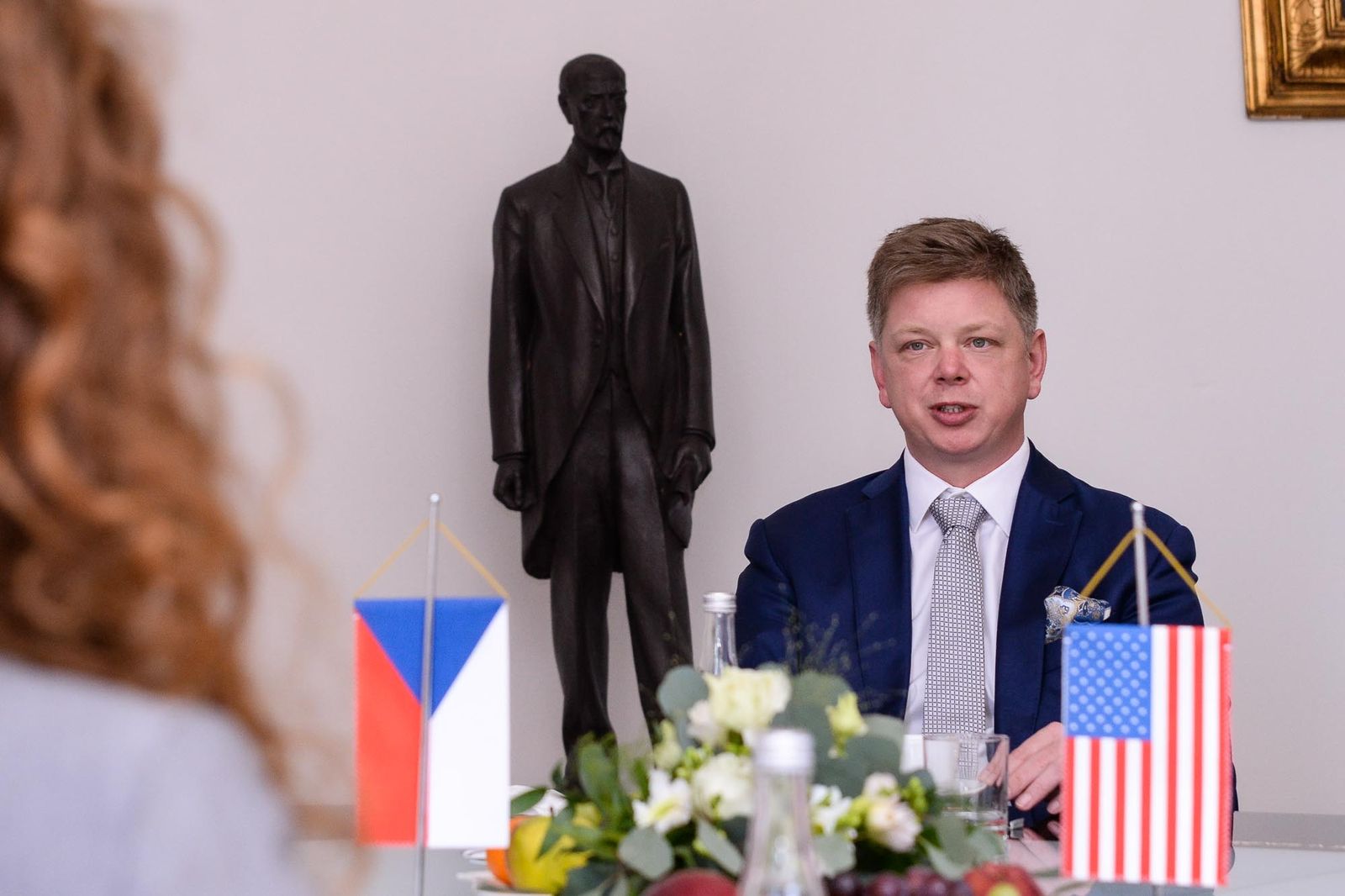 Plzeňský primátor Šindelář přijal chargé d’affaires velvyslanectví USA Jennifer Bachus (foto: M. Pecuch, 8.3.2022)