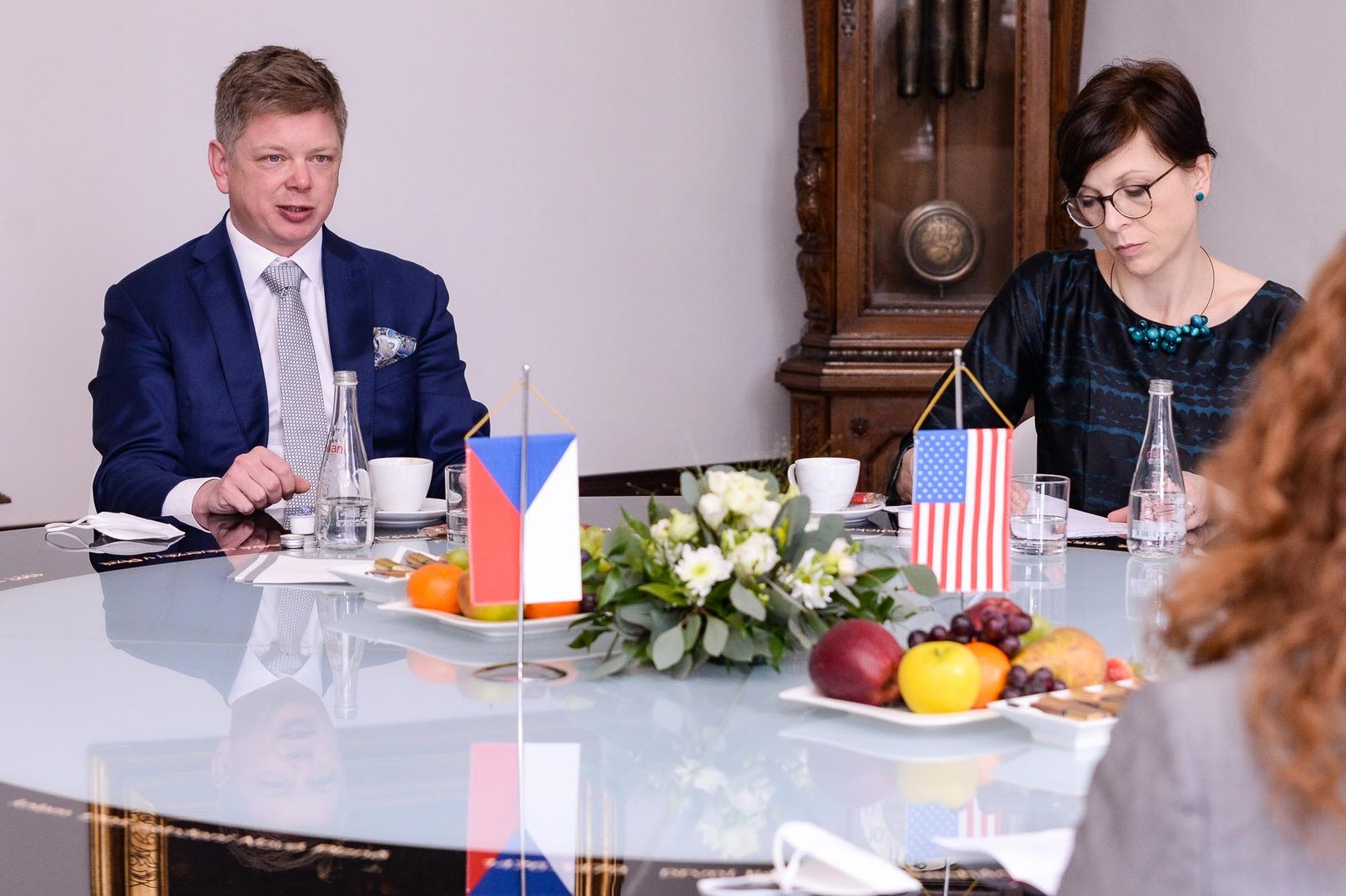 Plzeňský primátor Šindelář přijal chargé d’affaires velvyslanectví USA Jennifer Bachus (foto: M. Pecuch, 8.3.2022)
