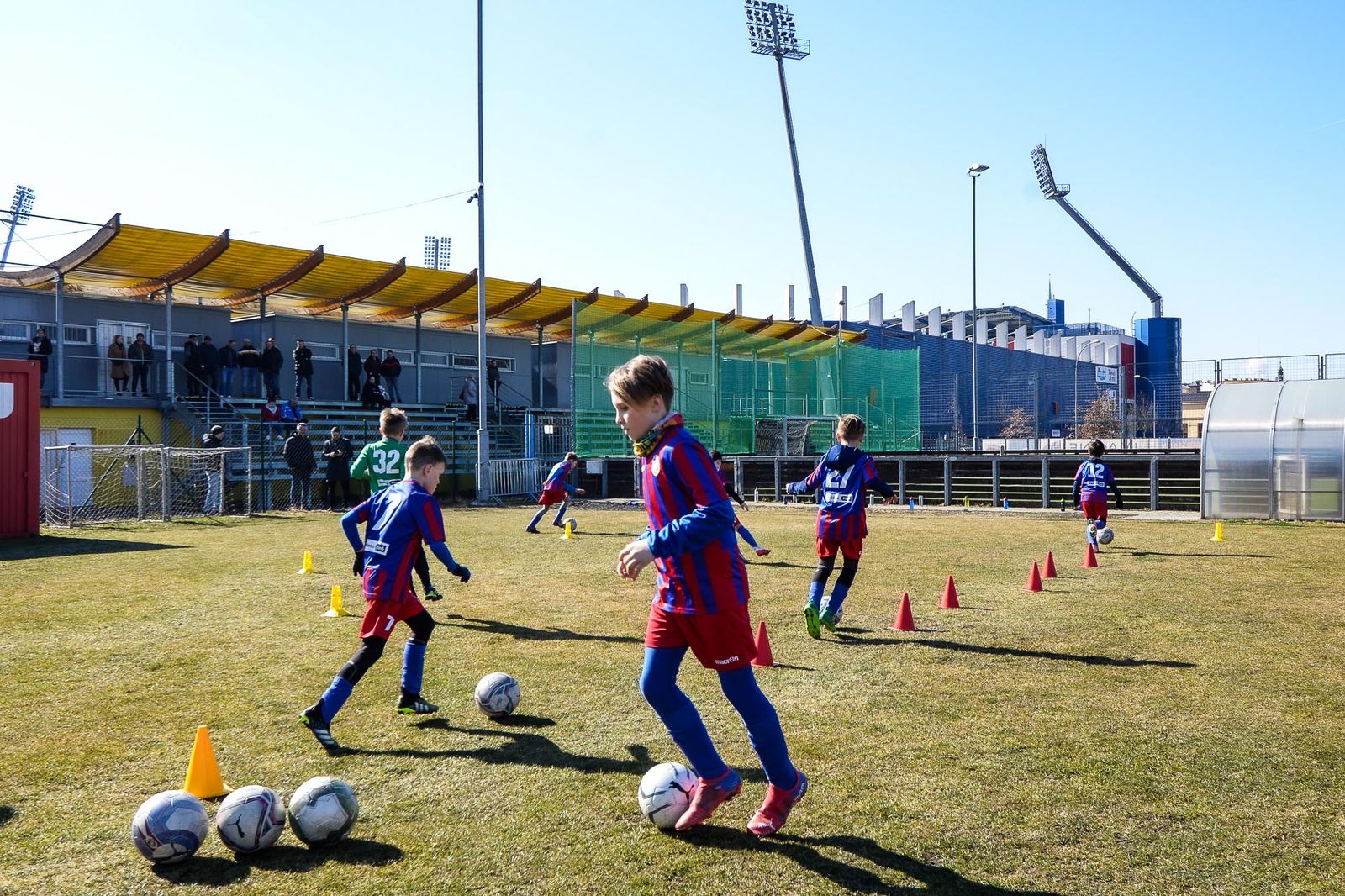 Představení projektu nového moderní zázemí tréninkového centra mládeže (foto: M. Pecuch, 9.3.2022)