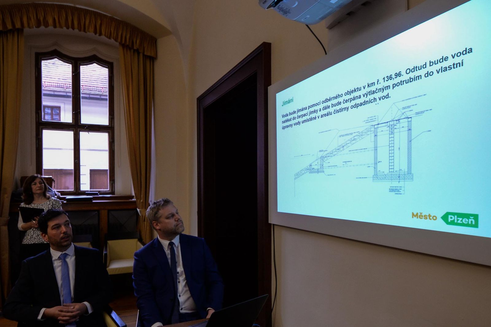 Podpis smlouvy o vybudování úpravny vody pro Velký bolevecký rybník (foto: M. Pecuch,15.3.2022)