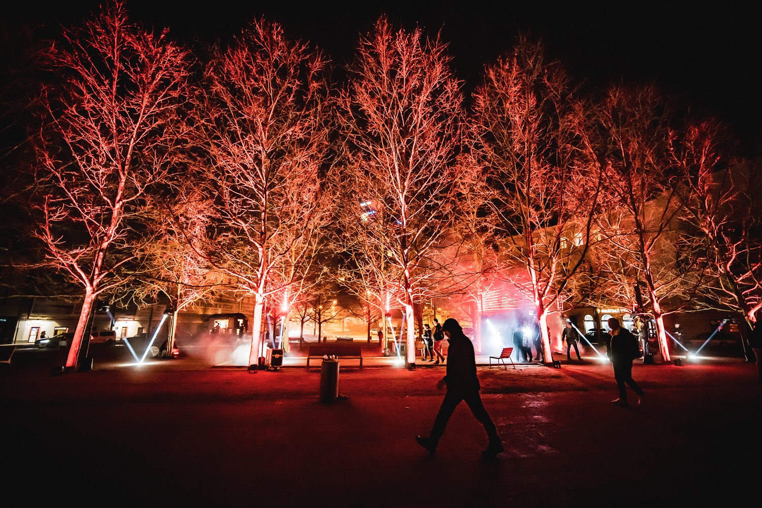 Katedrálu sv. Bartoloměje a dalších 14 míst v širším centru Plzně rozzářil festival světla a umění ve veřejném prostoru BLIK BLIK. To nejlepší ze současné digitální tvorby, video a lasermapping nebo světlenou show předvedli 25. a 26. března 2022 ve večerních hodinách umělci z Čech a zahraničí. (foto:DEPO2015,26.3.2022)